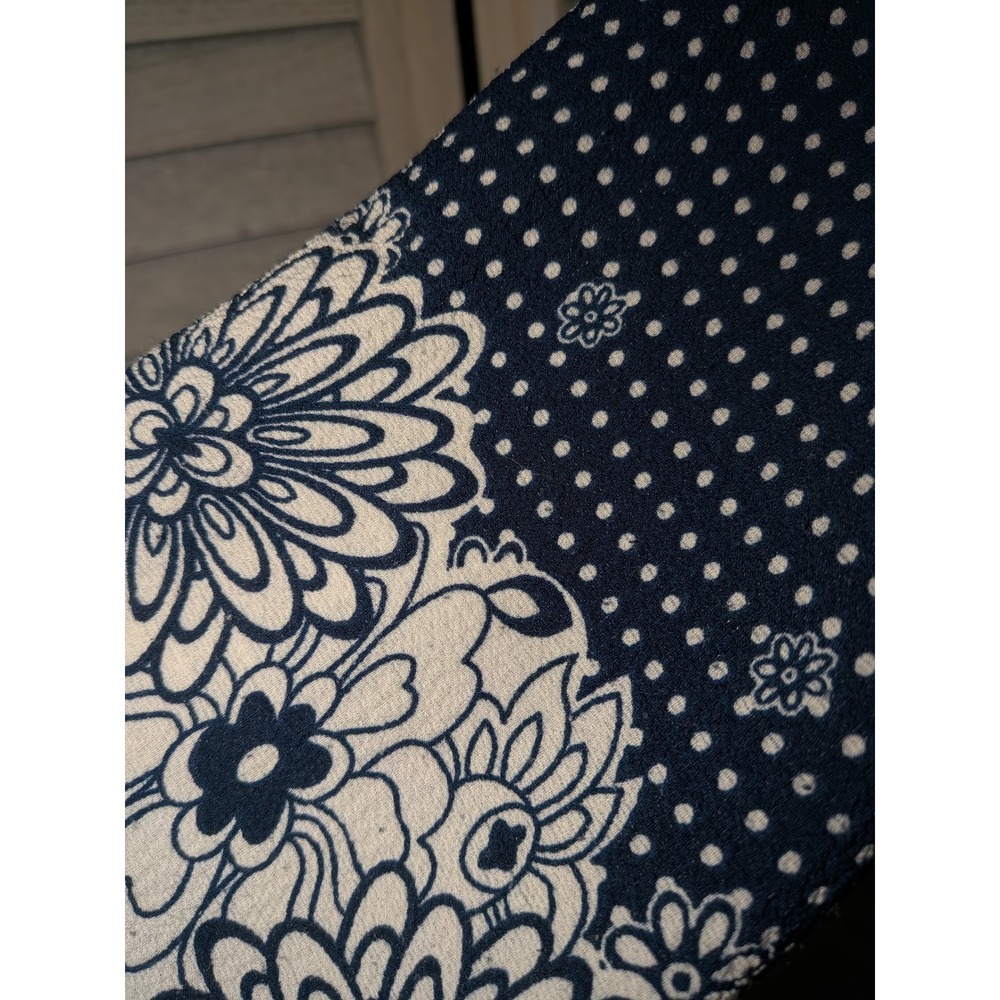 Profile Apparel Womens XL Navy Blue White Polka Dot Floral V-Neck Blouse Top - Picture 4 of 4